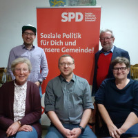 Der neue Vorstand des SPD-Ortsvereins Eckersdorf-Donndorf mit Staatsekretärin Anette Kramme.