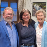 Ortsvereinsvorsitzender Manfred Präcklein und Kassiererin Emmi Kessler dankten Katja Meixner für ihr langjähriges Engegement im Gemeinderat.